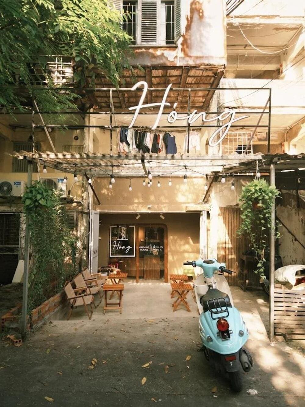 Quán có không gian nhỏ nhắn, ấm cúng